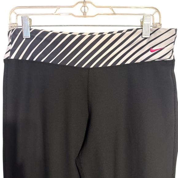 NIKE Black YOGA/WORKOUT Capri Pants w/Striped Waistband MEDIUM #G - Picture 2 of 8